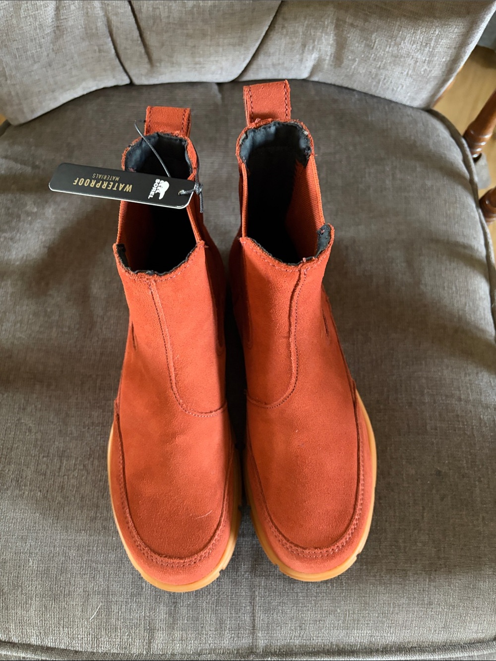 Sorel Men's Chukka Boots in Rust with Gum Sole - Picture 3 of 3